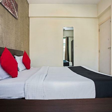 Hotel Iris Suites, Νάβι Μουμπάι Εξωτερικό φωτογραφία